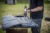 pokrowiec Helikon Double Upper Rifle Bag Olive Green na stole strzeleckim
