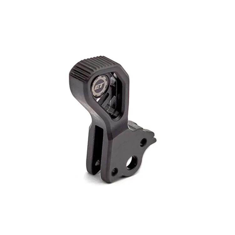 ładowarka Walther 4S z czterema akumulatorami w slotach