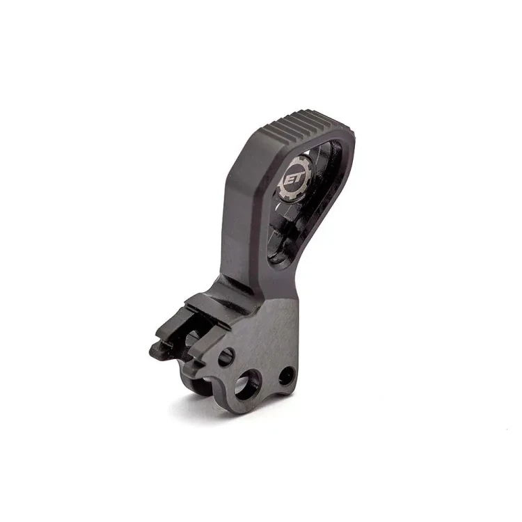 zbliżenie na wyświetlacz LCD ładowarki Walther 4S