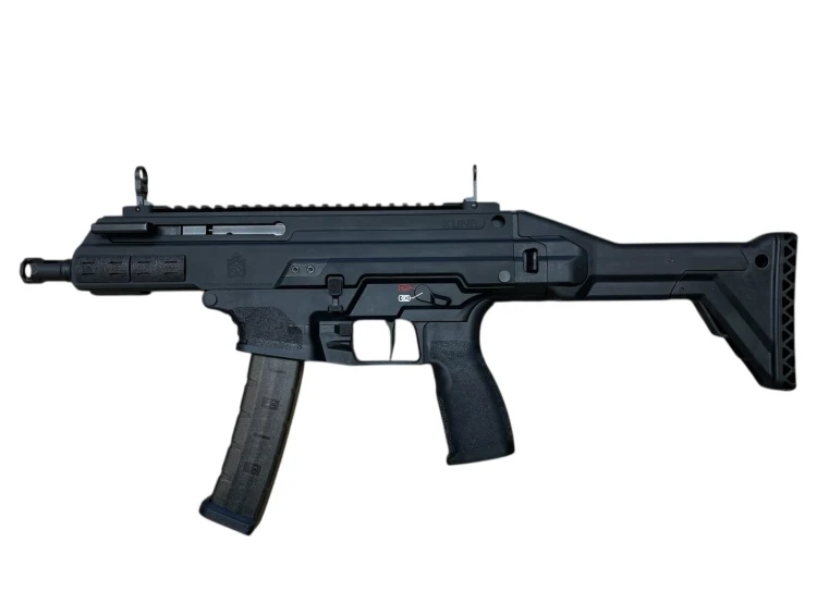 Karabinek 9mm Luger – detal dolnej części i gniazda magazynka