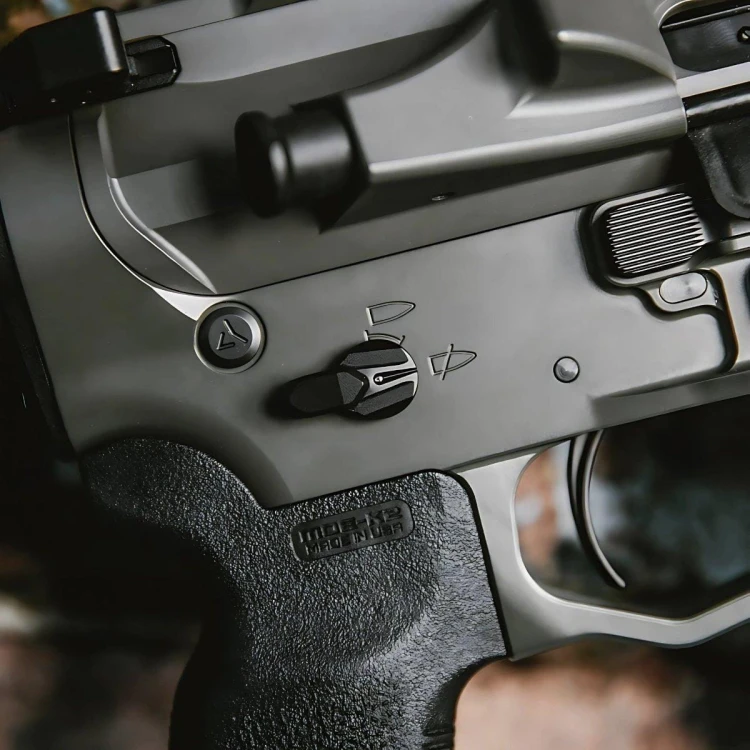 Obustronny selektor AR15 Radian Talon 45/90 BLK 4D