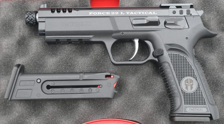 Pistolet Tanfoglio Force 22L Tactical Optic 22LR