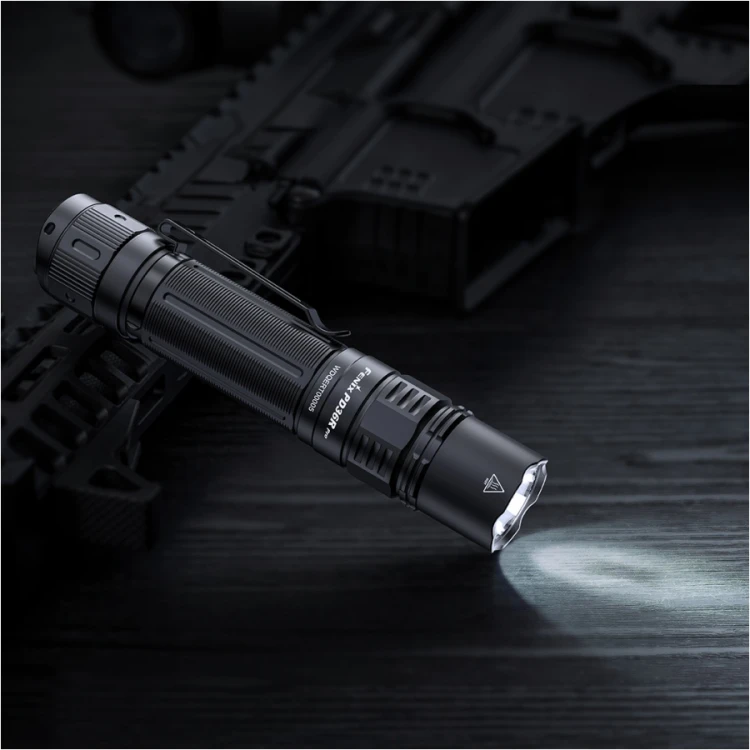 Latarka taktyczna Fenix PD36R Pro