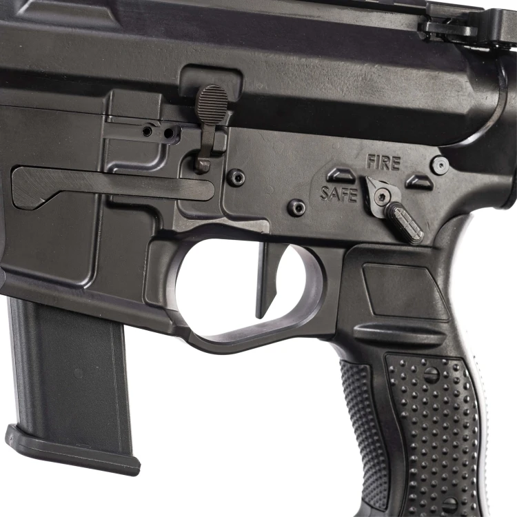 Anodowana powierzchnia komory zamkowej AL7075T6 w karabinku ADC AR9 Competition