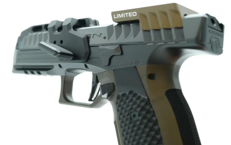 Pistolet Laugo Arms Alien Limited Optics Kit 9mm