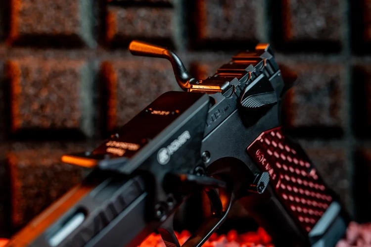 Pistolet KMR L-02 Emiq SA 5" 9mm luger