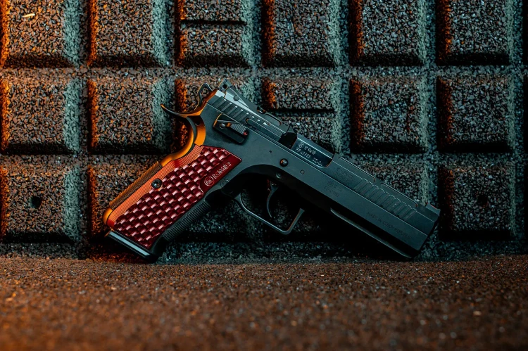Pistolet KMR W-02 Spectra S OR SA/DA 5" 9mm luger