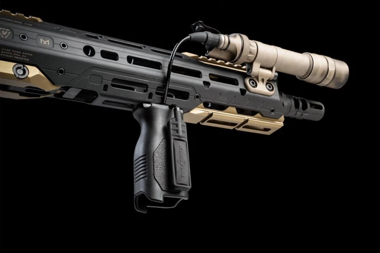 Chwyt przedni Strike Industries M-Lok FDE