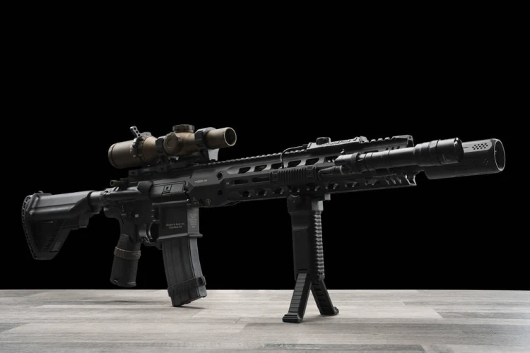 pol_pl_Strike-Industries-Chwyt-przedni-z-dwojnogiem-Strike-Picatinny-Czarny-SI-AR-BIPOD-36819_8.jpg