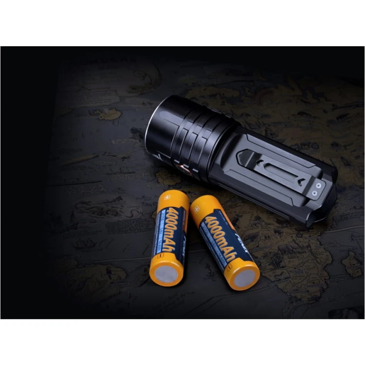 Latarka LED Fenix LR35R czarna