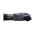 Przedni moduł celownika noktowizyjnego PARD NV-008SP2/70 LRF z widocznym otworem dalmierza laserowego.