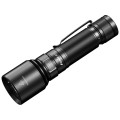 Latarka Fenix C7 z widocznym portem USB-C do szybkiego ładowania (3 godziny).