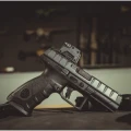 kolimator Steiner Micro Pistol Sight na PCC na szynie montażowej